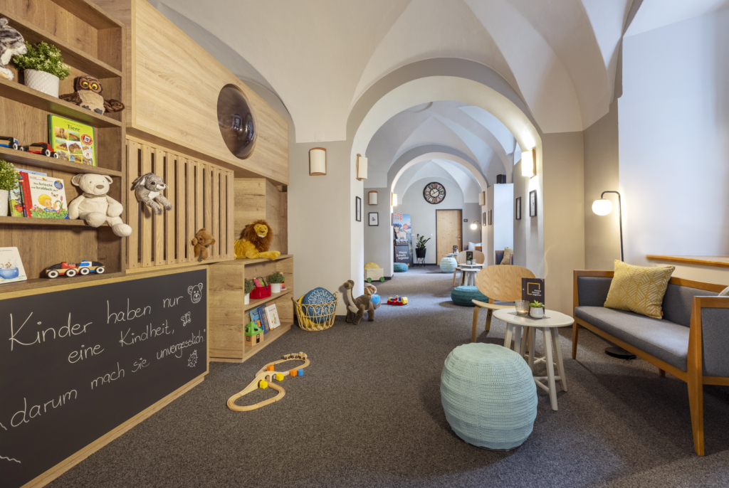 Ihr seht den Indoor-Spielbereich JUFA Hotel Judenburg im Murtal.