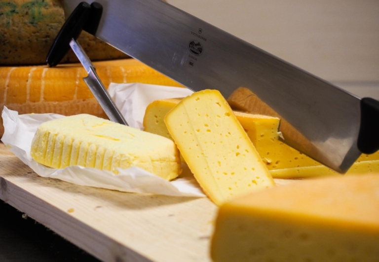 Käse von der Steineralm für das JUFA Hotel Wipptal