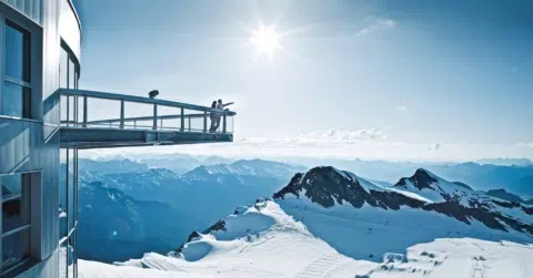 Ihr seht die bekannte Aussichtsplattform Top of Salzburg in der Gipfelwelt 3000.