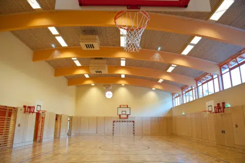 Sporthalle im JUFA Hotel Waldviertel. Der Ort für erholsamen Familienurlaub und einen unvergesslichen Winter- und Wanderurlaub.