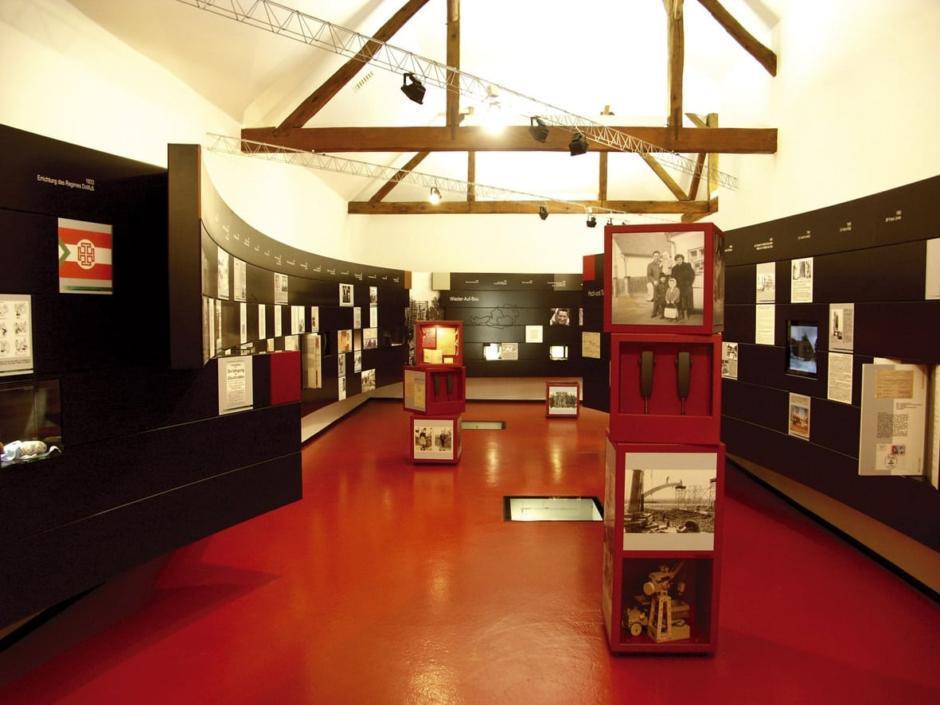 Ausstellungsraum des MUBA - Museum für Baukultur in Neutal in der Nähe vom JUFA Hotel Neutal - Landerlebnis. Der Ort für erlebnisreichen Natururlaub für die ganze Familie.