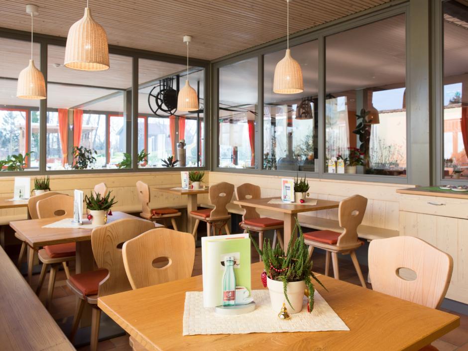 Gemütliches Ecke im Restaurant im JUFA Weinviertel - Hotel in der Eselsmühle. Der Ort für erfolgreiche und kreative Seminare in abwechslungsreichen Regionen.