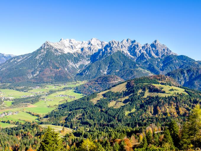 Sie sehen ein Panoramabild vom Pillerseetal im Herbst in Tirol. Der Tiroler Landessieger bei der TV-Sendung "9 Plätze - 9 Schätze"