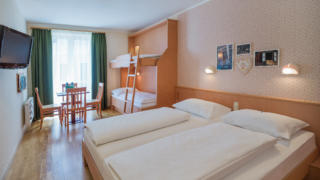 Sie sehen ein FF4 Zimmer im JUFA Hotel Altaussee***.