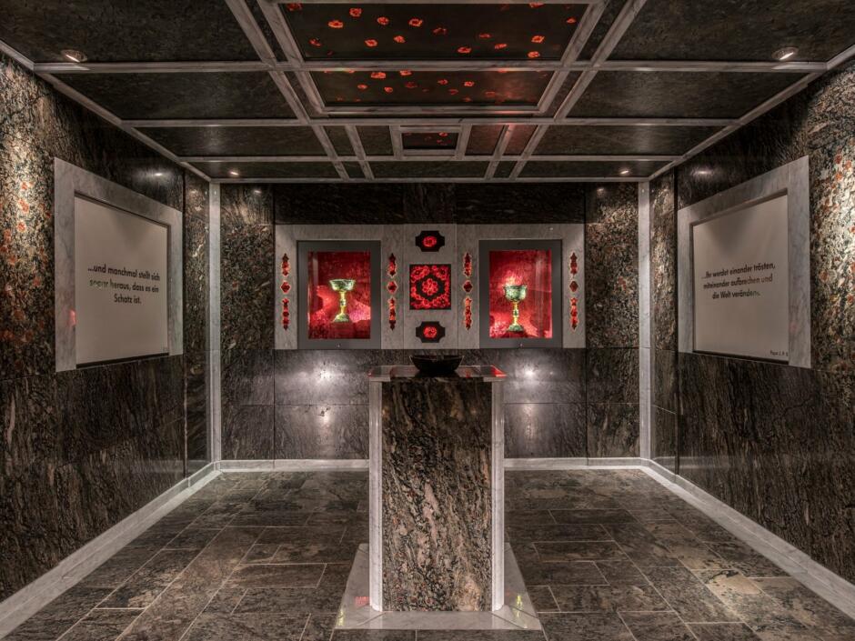 Sie sehen ein Bild von der Ausstellung im Granatium Radenthein, die ErlebnisWelt der Granat Edelsteine.