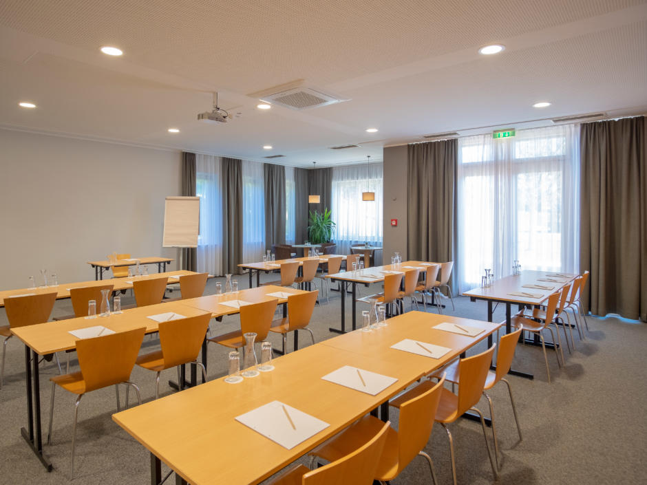 Sie sehen den Seminarraum im JUFA Hotel Vulkanland. Der Ort für erfolgreiche und kreative Seminare in abwechslungsreichen Regionen.