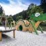 Sie sehen Ridors Naturerlebnis-Spielplatz mit Spielgeräten am JUFA Hotel im Weitental/Bruck a. d. Mur*** in der Steiermark im Sommer. JUFA Hotels bietet Ihnen den Ort für erlebnisreichen Natururlaub für die ganze Familie.